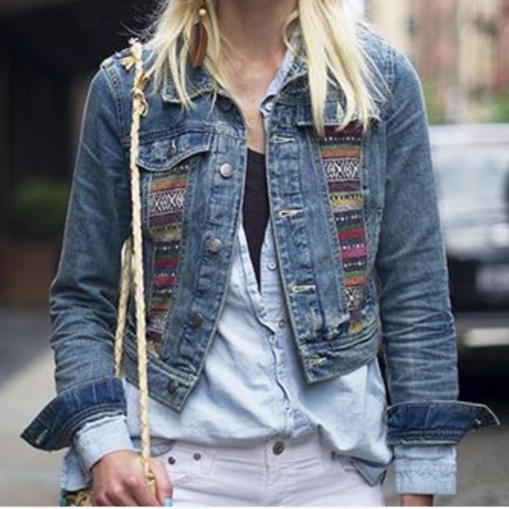 FREE PEOPLE Women’s Baja Distressed Embroidered Denim Jean Jacket Size 2 - Picture 2 of 9